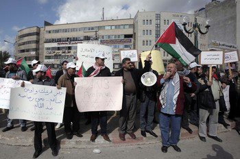 Préavis de grève des enseignants palestiniens pour cause de salaires impayés par l’Autorité Palestinienne
